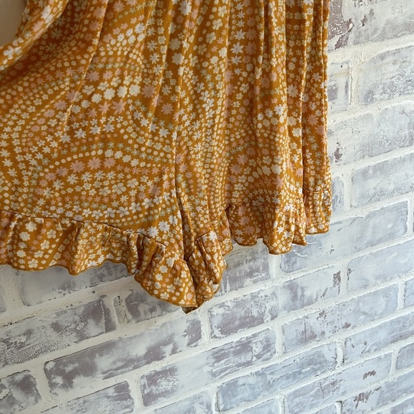 O'Neill Women's Katy Romper Woven Yellow Floral Shorts Plunge Back Size Small - Picture 5 of 10